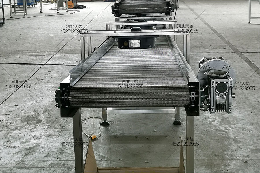 網(wǎng)帶輸送機